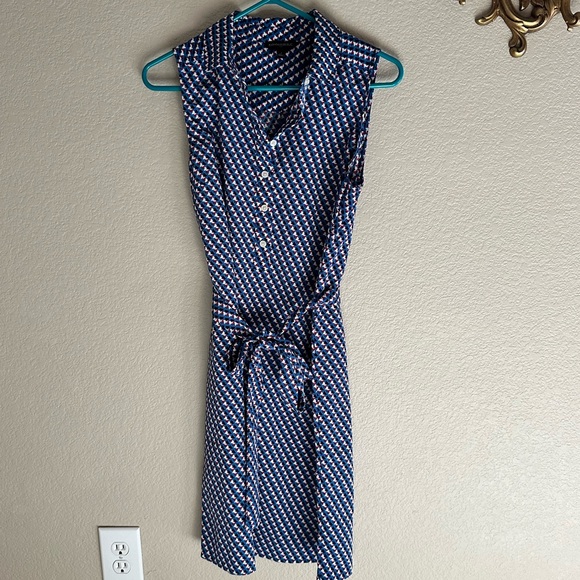 Banana Republic Dresses & Skirts - Banana Republic button up collared geometric dress size 4
